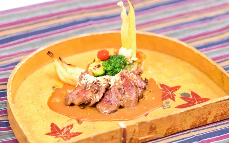 鹿フィレ肉の秋葉山天狗山椒風味焼き