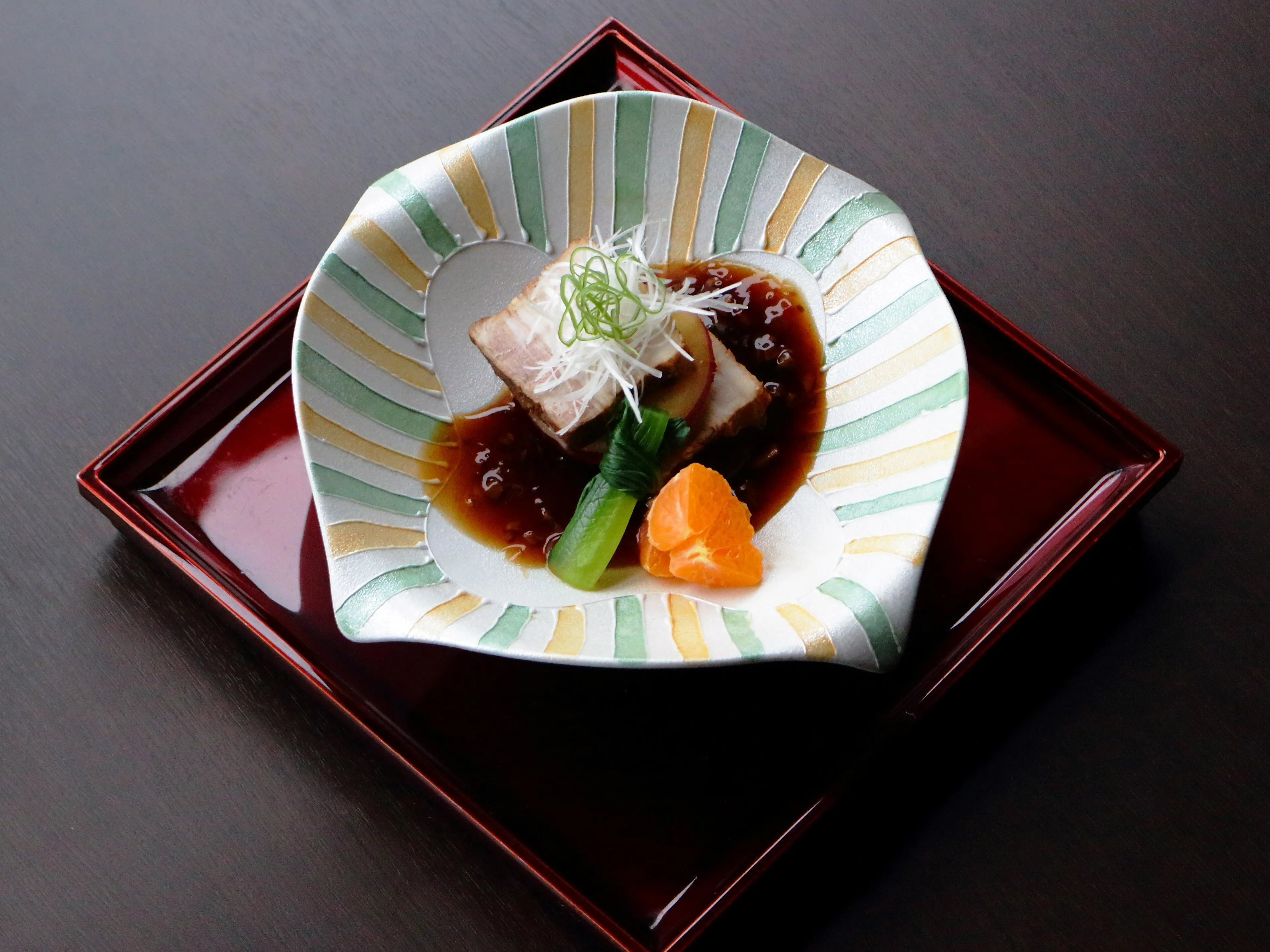 浜納豆風味の豚バラ大根煮と紅はるかのみかん煮ミルフィーユ仕立て